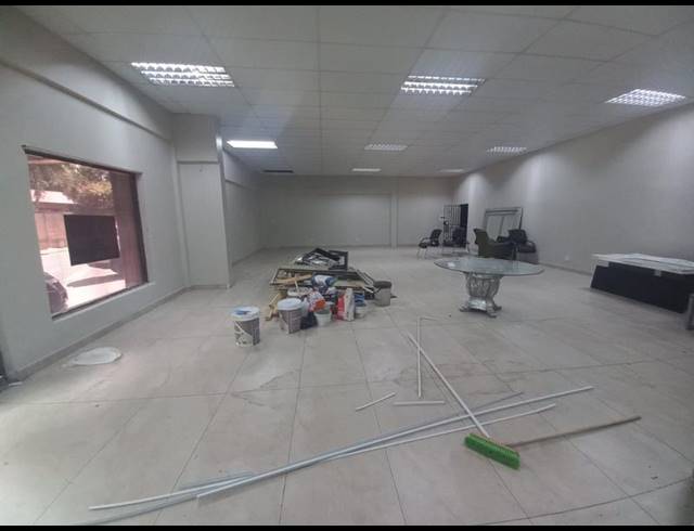 BUSINESS PROPERTY TO RENT IN CAPITAL PARK